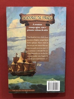 Livro - Caçadores De Piratas - Motim - Brad Strickland - comprar online