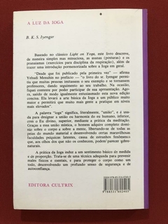 Livro - A Luz Da Luz Ioga - B. K. S. Iyengar - Cultrix - Seminovo - comprar online