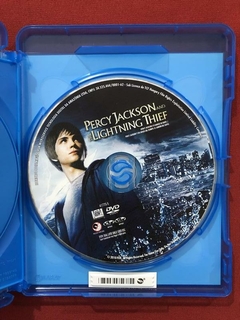 Blu-ray + DVD - Percy Jackson E O Ladrão de Raios - 2 Discos - Sebo Mosaico - Livros, DVD's, CD's, LP's, Gibis e HQ's