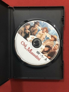 DVD - Chá Com Mussolini - Cher/ Judi Dench - Seminovo - Sebo Mosaico - Livros, DVD's, CD's, LP's, Gibis e HQ's