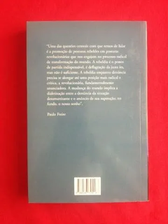 Livro - Paulo Freire: Vida E Obra - Seminovo - comprar online