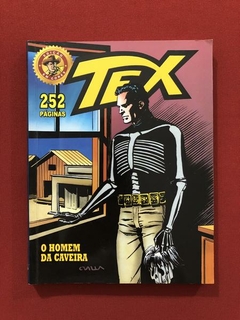 HQ - Tex Edição Em Cores - Nº 25 - O Homem da Caveira