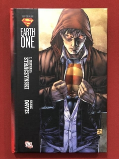 HQ - Superman - Earth One Vol. 1 - Straczynski, Davis - DC