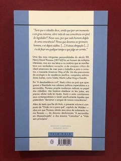 Livro - A Desobediência Civil - Henry D. Thoreau - Seminovo - comprar online