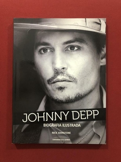 Livro - Johnny Depp - Biografia Ilustrada - Seminovo