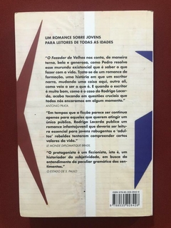 Livro - O Fazedor De Vellhos - Rodrigo Lacerda - Companhia Das Letras - comprar online