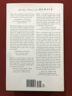 Livro - Behave - Robert M. Sapolsky - Penguin - Capa Dura - Seminovo - comprar online