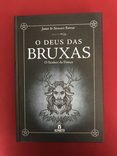 Livro - O Deus Das Bruxas - Capa Dura - Alfabeto - Seminovo