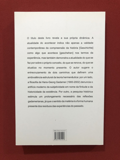 Livro - A Atualidade Do Acontecer - André Araújo - Seminovo - comprar online