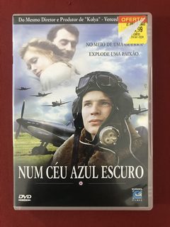 DVD - Num Céu Azul Escuro - Direção: Jan Sverak - Seminovo