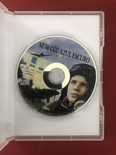 DVD - Num Céu Azul Escuro - Direção: Jan Sverak - Seminovo na internet