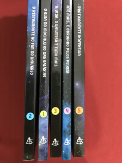 Livro - O Guia Do Mochileiro Das Galáxias - 5 Vols. - Semin. - comprar online