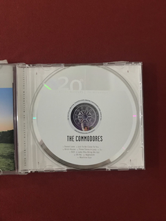 CD - The Commodores - The Best Of - Importado - Seminovo na internet