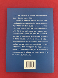 Livro - João Tem Duas Casas - Dominique de Saint Mars - comprar online
