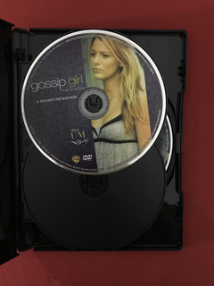 DVD - Box Gossip Girl Terceira Temp. - 5 Discos - Seminovo - loja online