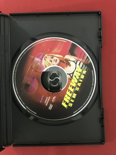 DVD - Freeway Sem Saida - Kiefer Sutherland - Seminovo na internet