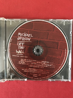 CD - Michael Jackson - Off the Wall (SE) - 2001 - Nacional - Sebo Mosaico - Livros, DVD's, CD's, LP's, Gibis e HQ's