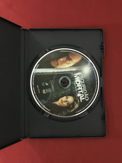 DVD - Escuridão Mortal - Dir: Richard Crudo - Seminovo na internet