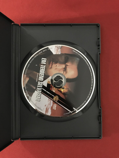 DVD - Em Terreno Selvagem - Steven Seagal - Seminovo na internet