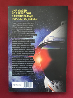 Livro - Crônicas Espaciais - Neil de Grasse Tyson - Seminovo - comprar online