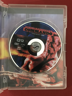 DVD - Comando Para Matar - Schwarzenegger - Seminovo na internet