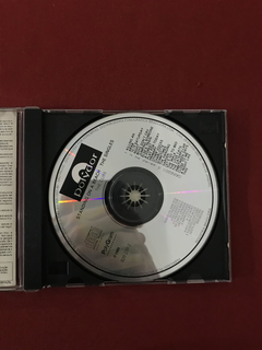 CD - The Cure - Staring At The Sea - The Singles - Nacional na internet