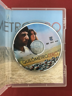 DVD - Quilômetro Zero - Direção: Hiner Saleem - Sebo Mosaico - Livros, DVD's, CD's, LP's, Gibis e HQ's