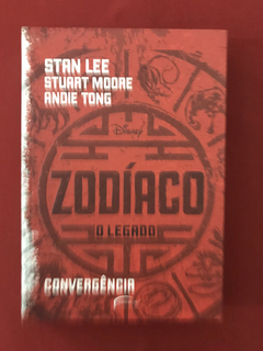 Livro - Zodíaco: O Legado - Stan Lee - Seminovo
