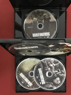 DVD - Box - Band Of Brothers - 10 Episódios - Seminovo - Sebo Mosaico - Livros, DVD's, CD's, LP's, Gibis e HQ's
