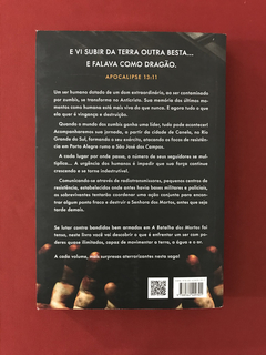 Livro - As Crônicas Dos Mortos 3 Volumes - Seminovo - Sebo Mosaico - Livros, DVD's, CD's, LP's, Gibis e HQ's