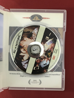 DVD - Agora Ou Nunca - Dir: Mike Leigh - Seminovo na internet