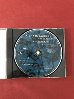 CD - Michael Jackson - You Are Not Alone - The Remixes Pt. 2 na internet