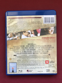 Blu-ray - Um Dia De Fúria - Michael Douglas - Seminovo - comprar online