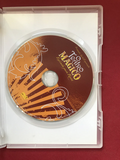 DVD - O Teatro Mágico - Entrada Para Raros - Seminovo na internet