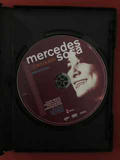 DVD - Mercedes Sosa Acústico En Suiza - Seminovo na internet