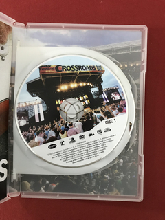 DVD Duplo- Crossroads Eric Clapton - Seminovo - Sebo Mosaico - Livros, DVD's, CD's, LP's, Gibis e HQ's
