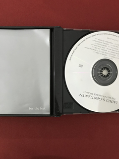 CD Duplo - George Michael - Ladies & Gentlemen - The Best Of - Sebo Mosaico - Livros, DVD's, CD's, LP's, Gibis e HQ's