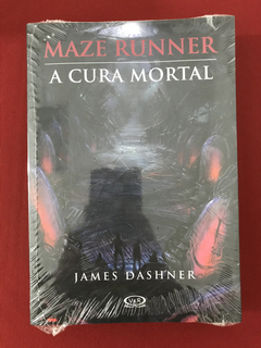 Livro - Maze Runner - A Cura Mortal - James Dashner - Novo