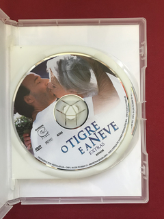 DVD Duplo - O Tigre E A Neve - Roberto Benigni/ Jean Reno - Sebo Mosaico - Livros, DVD's, CD's, LP's, Gibis e HQ's