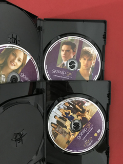 Imagem do DVD - Box Gossip Girl Terceira Temporada Completa 5 Discos