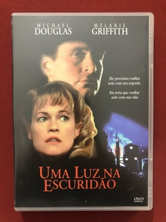 DVD - Uma Luz Na Escuridão - Michael Douglas - Seminovo