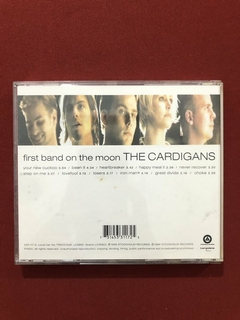CD - The Cardigans - First Band On The Moon - Seminovo - comprar online