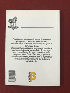 Livro - A Revolução Farroupilha - S. J. Pesavento - Seminovo - comprar online