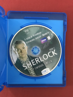 Blu-ray Duplo - Sherlock - 2ª Temporada Completa - Seminovo - Sebo Mosaico - Livros, DVD's, CD's, LP's, Gibis e HQ's