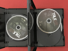 DVD - True Blood - A Primeira Temporada Completa - 5 DVDs - Sebo Mosaico - Livros, DVD's, CD's, LP's, Gibis e HQ's