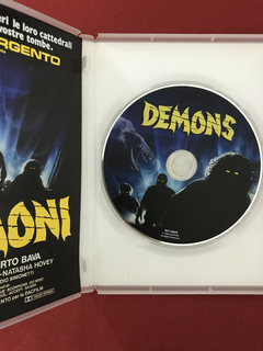 DVD - Demons - Direção: Lamberto Bava - Seminovo na internet