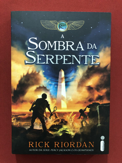Livro - A Sombra Da Serpente - Rick Riordan - Seminovo