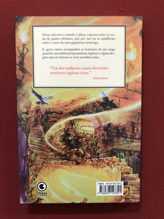 Livro - A Cor Da Magia - Terry Pratchett - Editora Conrad - comprar online
