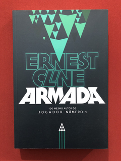 Livro - Armada - Ernest Cline - Editora LeYa - Seminovo