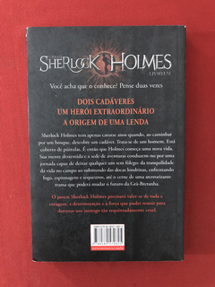 Livro - O Jovem Sherlock Homes - Nuvem Da Morte - Intrínseca - comprar online